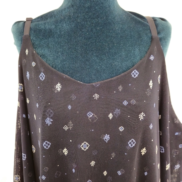 Love & Legend Top 3X Plus Size Blue Sleeveless Adjustable Straps Layered Fabric - Picture 3 of 9